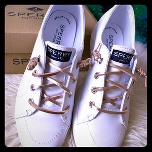 SPERRY/Crest Vibe Sneakers/White/Sz. 2.5/Girls